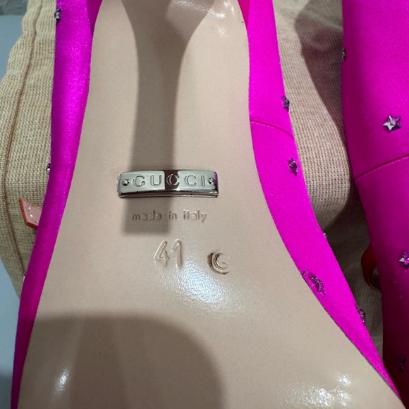 Gucci Jodie Crystal Stars Embellished Satin Pumps Fuchsia Size 41 NIB - Picture 11 of 14